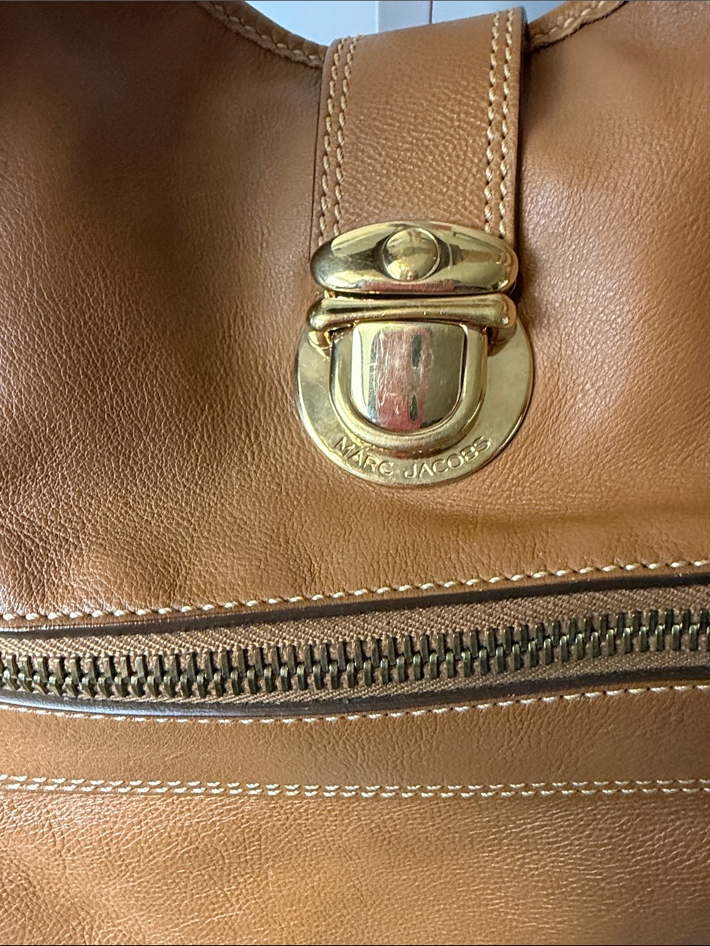 Vintage Marc Jacobs Nutmeg Large Leather Shoulder Hobo Bag with Gold Hardware - Picture 2 of 9
